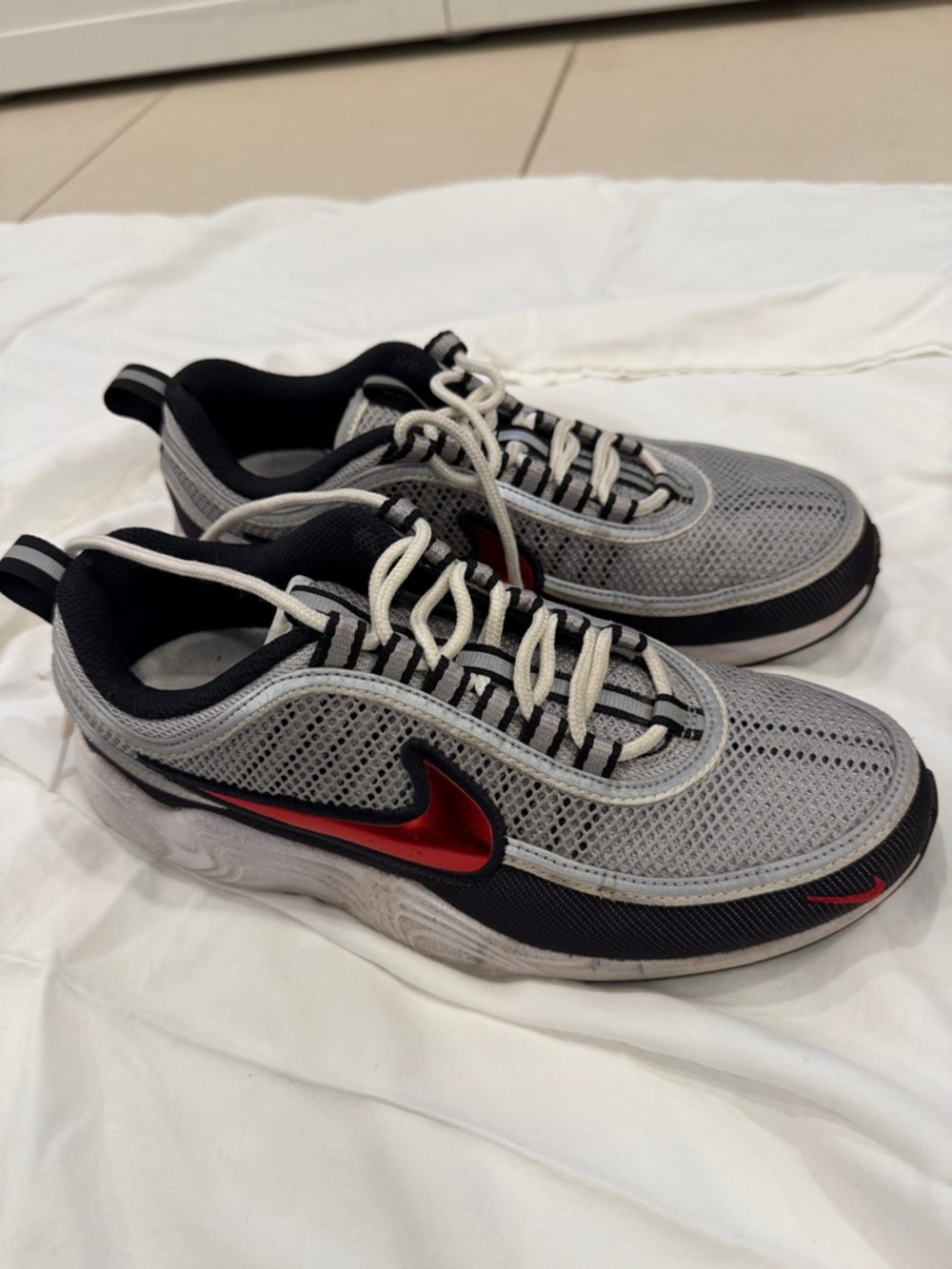 Air Zoom Spiridon
Metallic Silver and Sport Red